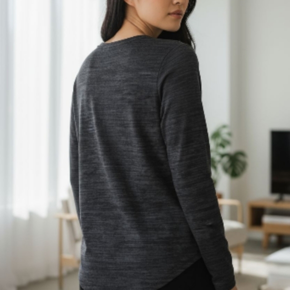 EUC Juicy Couture Sz. XL Black/Gray Long Sleeve Pullover Top. - Picture 3 of 10